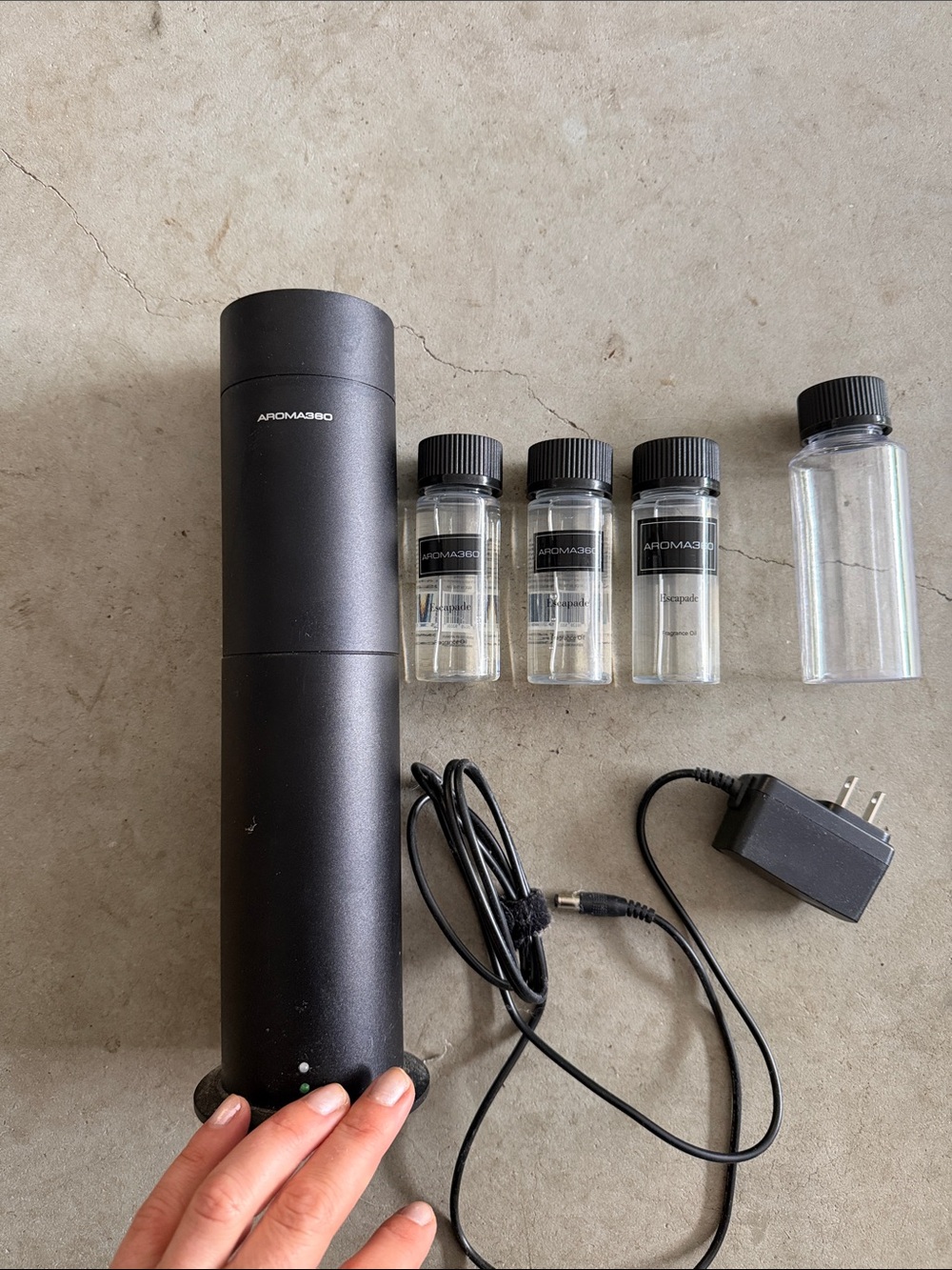 Aroma360 Portable Black Scent Diffuser with 3 unopened fragrance oil Vials